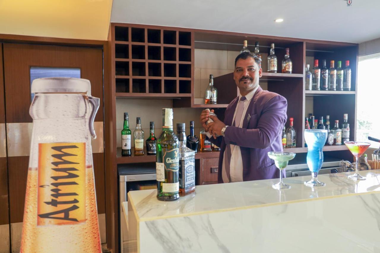 Royal Orchid Golden Suites Púna Kültér fotó