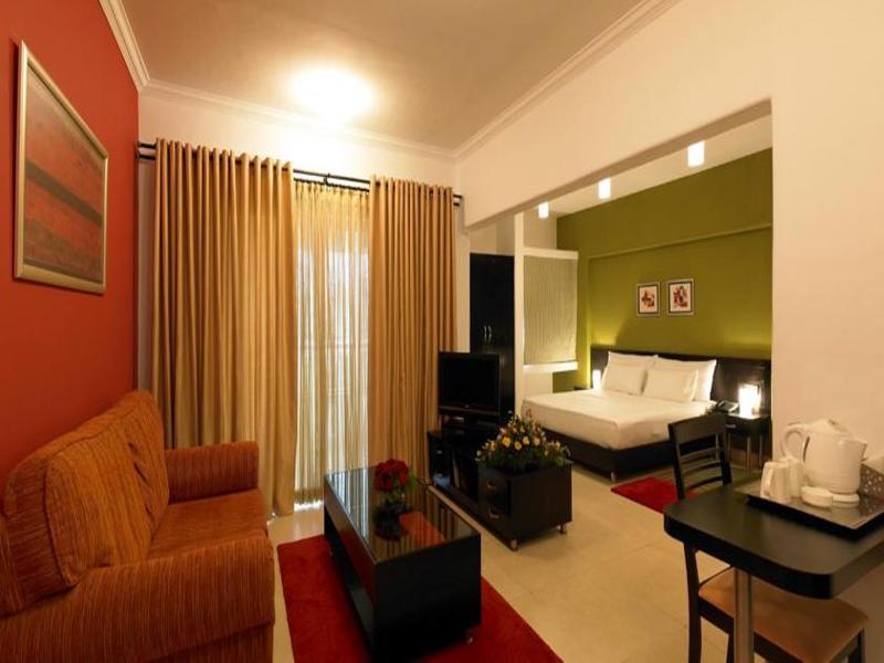 Royal Orchid Golden Suites Púna Kültér fotó