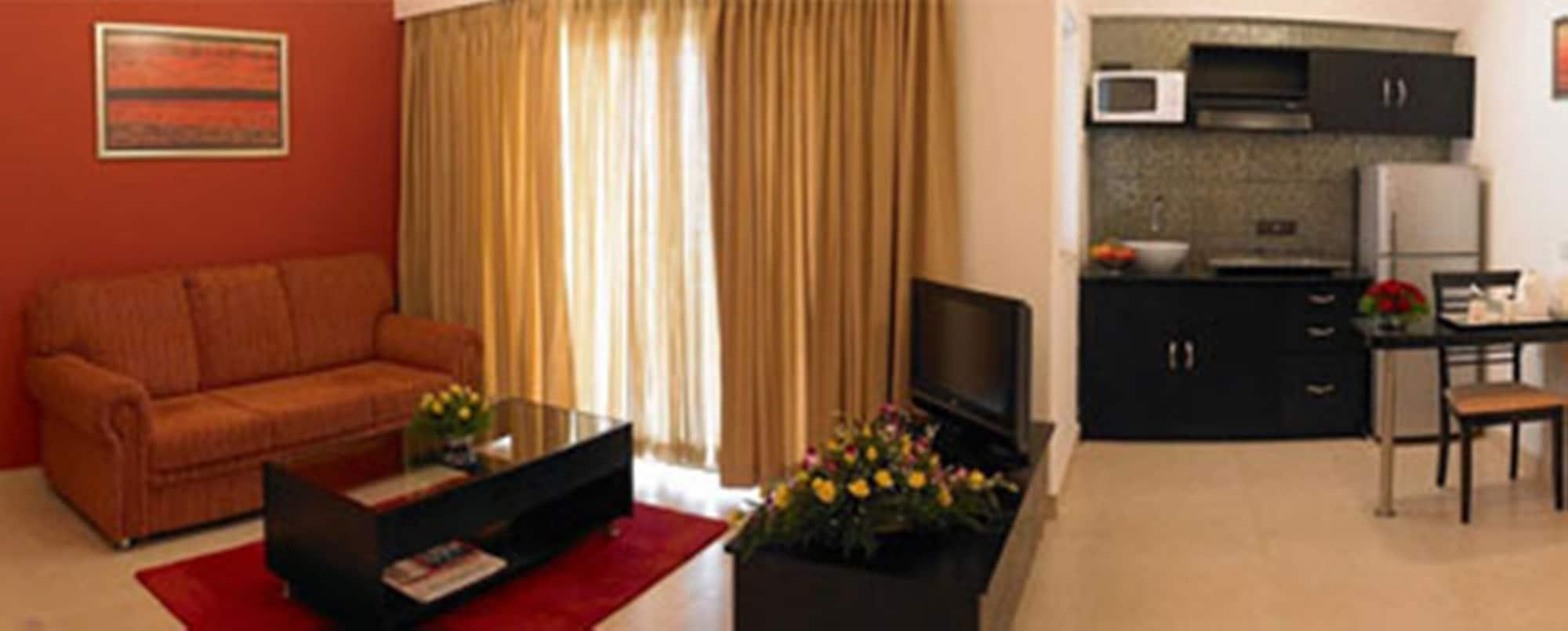 Royal Orchid Golden Suites Púna Kültér fotó