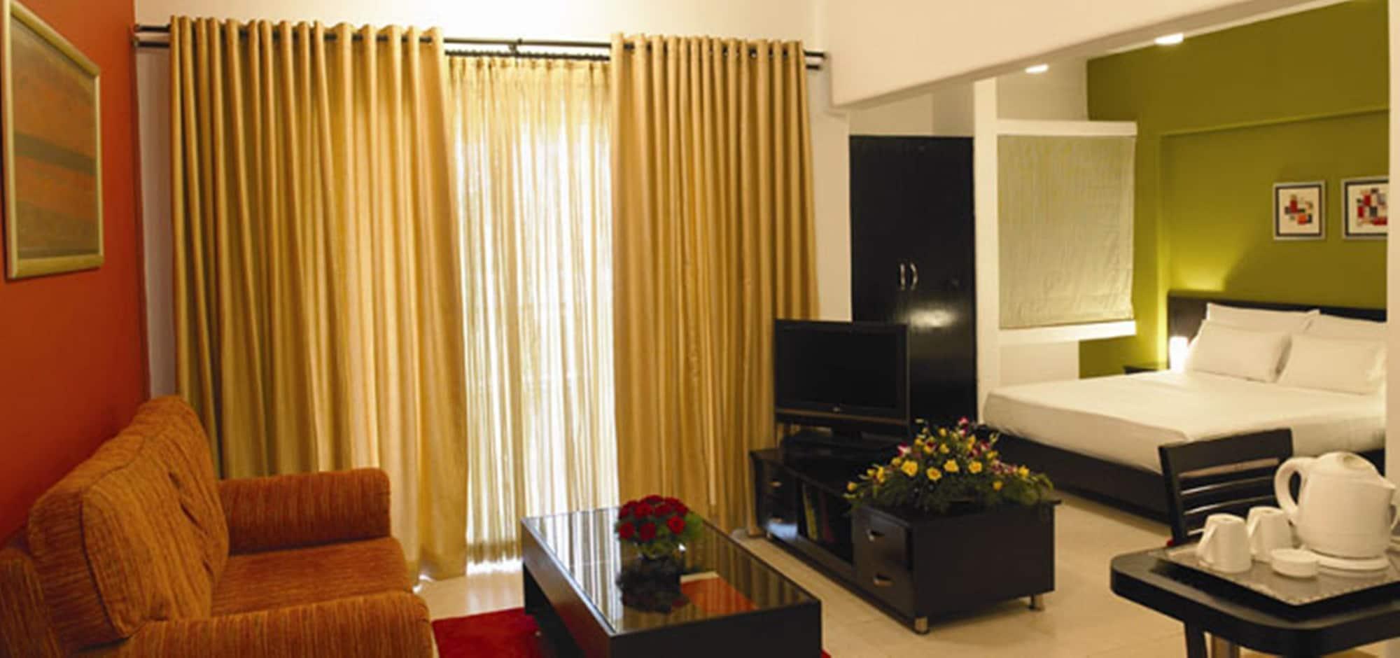 Royal Orchid Golden Suites Púna Kültér fotó