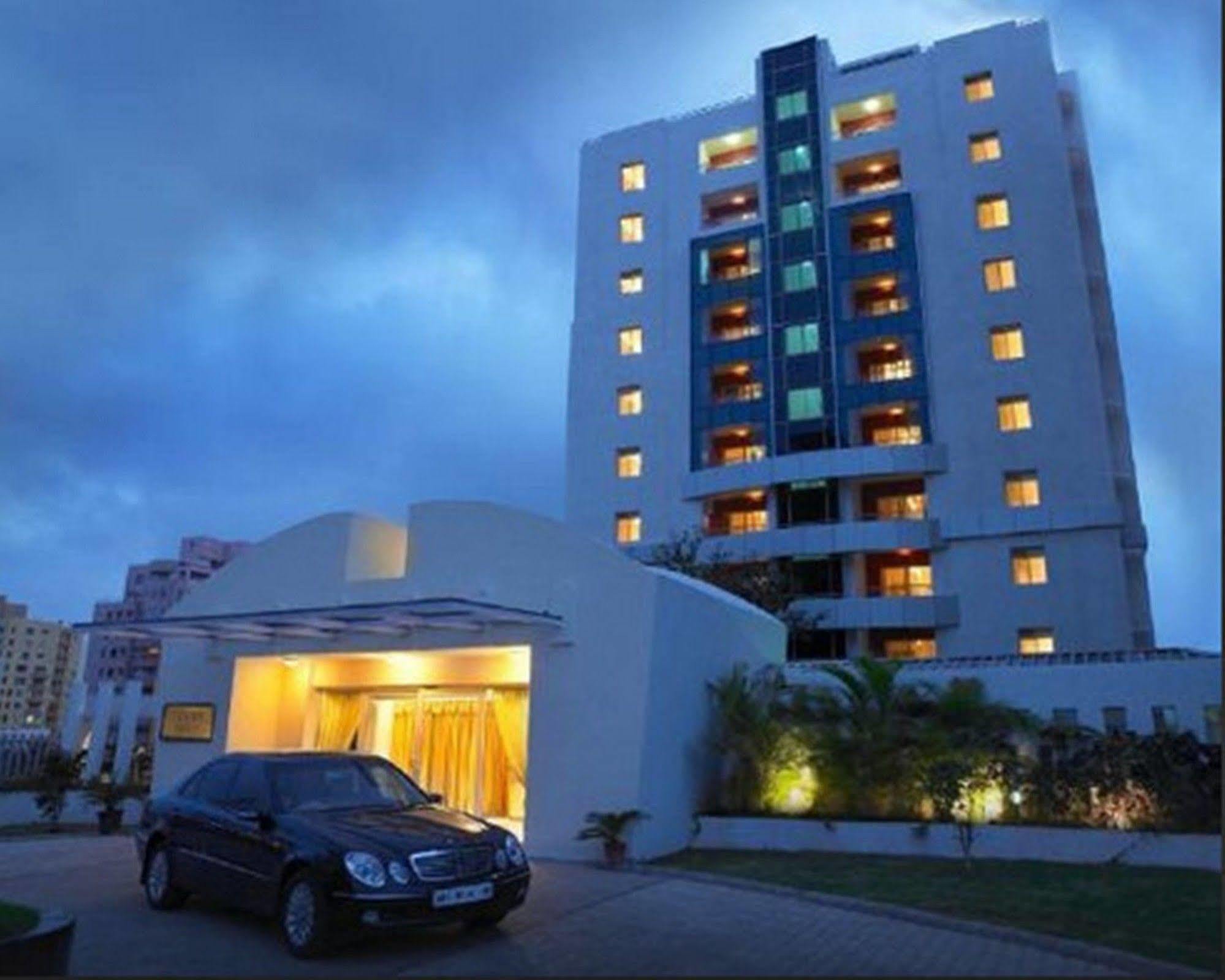 Royal Orchid Golden Suites Púna Kültér fotó