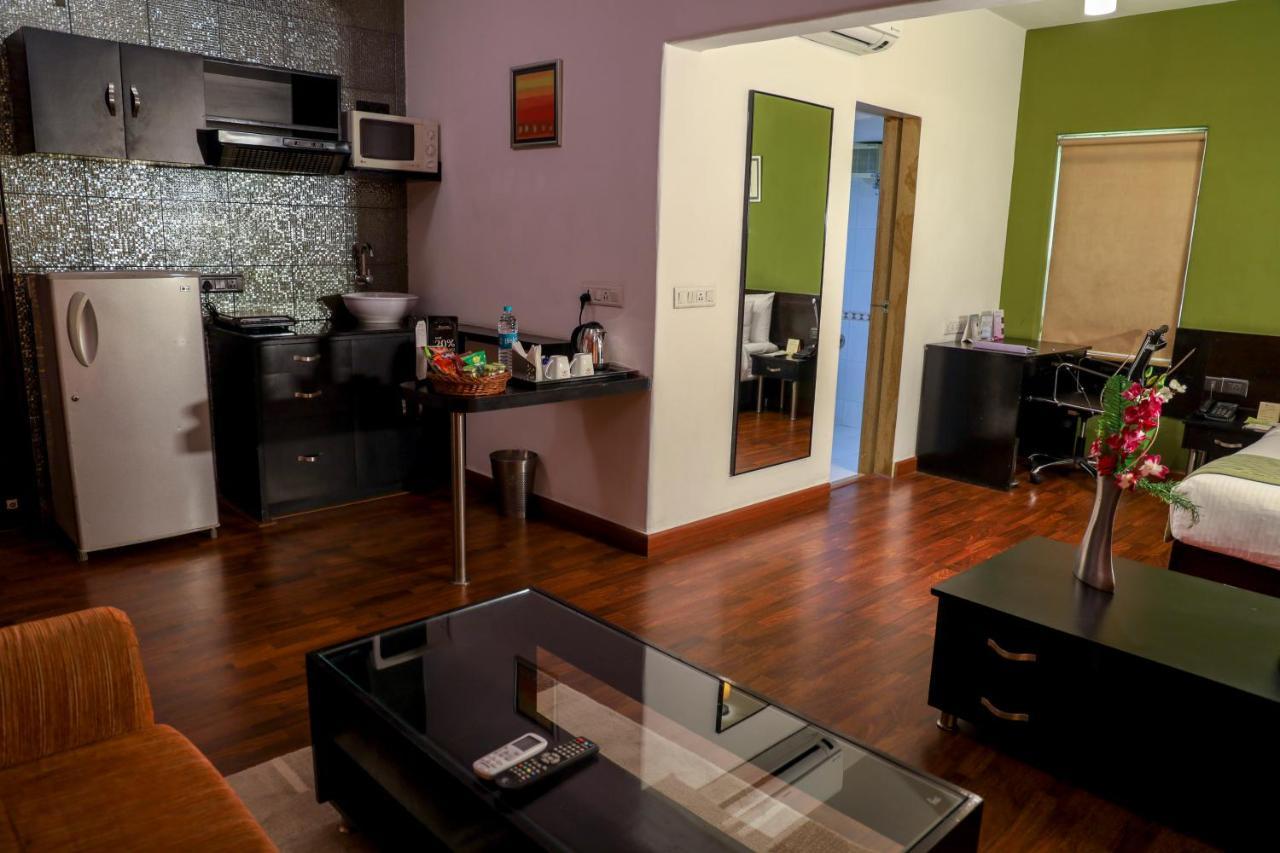 Royal Orchid Golden Suites Púna Kültér fotó