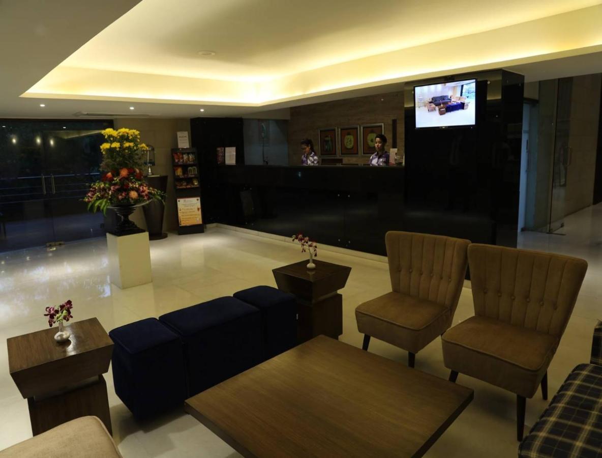 Royal Orchid Golden Suites Púna Kültér fotó
