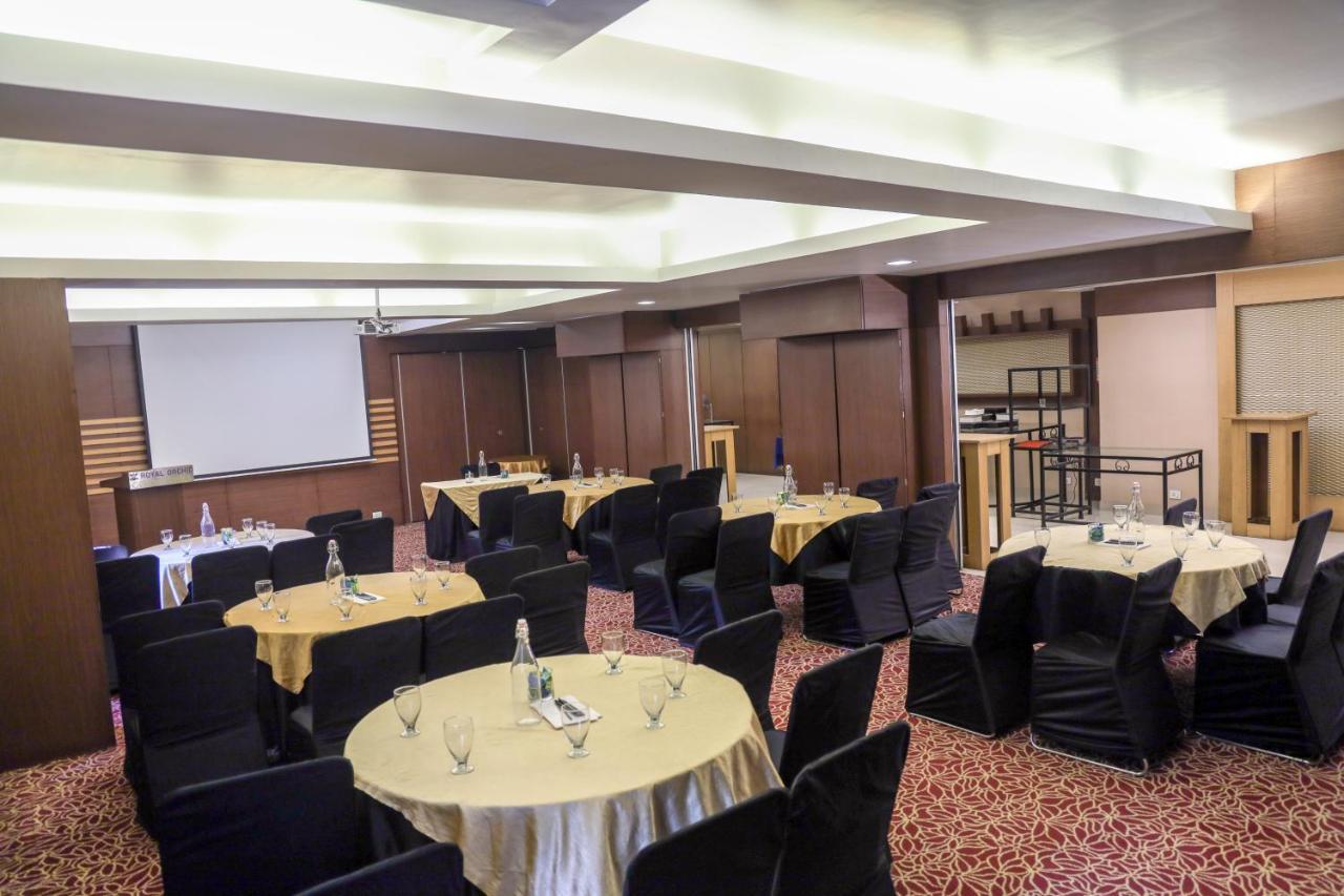 Royal Orchid Golden Suites Púna Kültér fotó