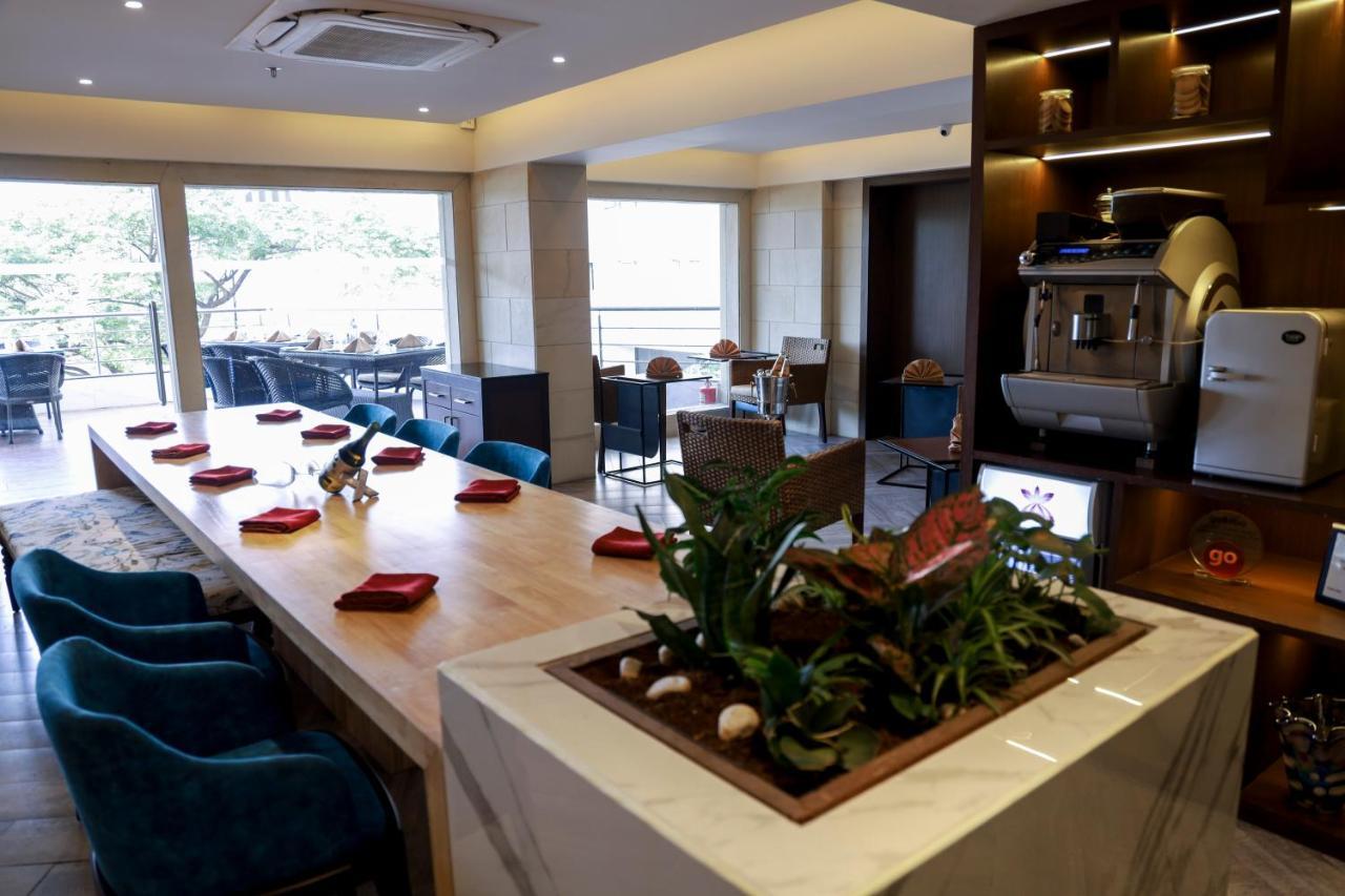 Royal Orchid Golden Suites Púna Kültér fotó