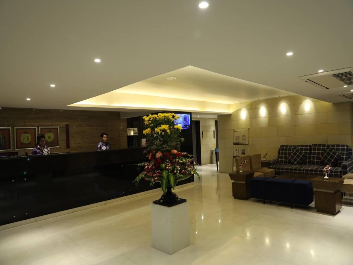 Royal Orchid Golden Suites Púna Kültér fotó